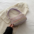 Bolso de media luna en paja tejida de colores con bordado de mariposa y perlas - Morado