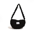 Bolso de hombro negro con textura de burbujas y etiqueta LOVE FASHION con asa rizada - Negro