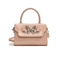 Schicke kleine Handtasche in Rosa mit silberner Schmetterlingsschnalle und Gurt - Rosa