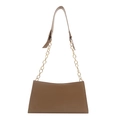 Bolso bandolera cuadrado de cuero PU marrón vintage con cadena dorada en fondo blanco - Caqui