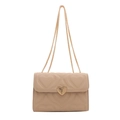 Sac à bandoulière beige élégant avec matelassage cœur et fermoir cœur doré en métal - Khaki