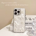 Detail der iPhone-Hülle mit 3D-Harzschleifen, Perlen und Glitzer-Rückseiten-Finish - Perlmutt-Schleife (iPhone XR) / Galvanisierter Rahmen-Weißer Glitzertropfenkleber