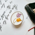 Luxus Tulpen-Handyhalterung aus Metall mit Goldrand und Vintage Blumendesign - Weiße Tulpe Stil