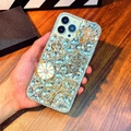 Luxus iPhone Hülle mit Strasssteinen, Krone, Kamelienblüte und goldenen Schleifenmotiven - Acryl Vollstrass Kleine Krone Schleife / Weiß / iPhone 7/8/SE 2020