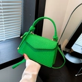 Bolso de mano de cuero sintético tejido verde brillante con asa anudada - Verde