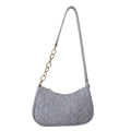 Sac bandoulière en feutre gris matelassé avec chaîne dorée et design en motif V - Gris