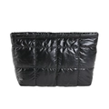 Borsa trapuntata nera lucida con tessuto imbottito effetto puffer e ricami eleganti - Nero