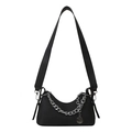 Bolso medialuna negro minimalista con cadena plateada y correa ancha ajustable - Negro