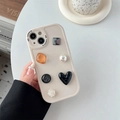 Dettaglio custodia crema con cuori neri 3D e rose bianche per iPhone con protezione lenti - Albicocca / iPhone 7/8/SE 2020
