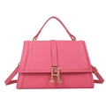 Sac à main trapèze rose fuchsia en similicuir avec boucle dorée en R et poignée - Rose