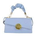 Sac à main bleu clair avec poignée froncée et boucle dorée au design asymétrique - Bleu