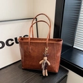 Retro caramel brown tote bag in vintage faux leather with a cute plush rabbit charm - Brown (No Pendant)