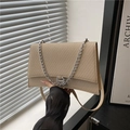 Sac à bandoulière tissé beige avec chaîne argentée et boucle en métal logo B - Kaki