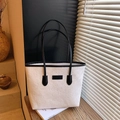 Borsa tote bianca di grande capacità con contrasto nero e motivo a rilievo - Nero