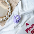 Detalle del soporte para móvil con forma de conejo morado sobre fondo decorativo - Soporte Transparente-Oso de Repollo-Púrpura
