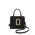 Bolso de mano cuadrado negro minimalista de cuero con hebilla dorada y correa de hombro - Negro