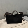 Vintage Handtasche aus schwarzem Wildleder und braunem Leder mit goldener Plakette - Schwarz