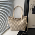 Grand sac cabas beige avec motif M vintage et doubles bandoulières pour femme - Blanc Cassé
