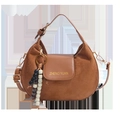Borsa a spalla hobo marrone minimalista in pelle vintage con ciondolo in legno - Marrone Con Ciondolo