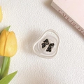 Dettaglio molletta per capelli a cuore color crema con fiocco nero a pois dorati - Supporto Cerchio di Perle - Fiocco Fantasia