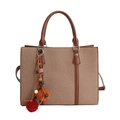 Borsa tote marrone in pelle intrecciata con doppi manici e ciondolo bohémien - Caffè Con Ciondolo