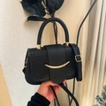 Borsa vintage nera con trama coccodrillo e fibbia dorata a luna per donna elegante - Bianco