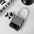 Detalle de funda de pata de gallo con correa de perlas y colgante de perro globo para Z Flip - Pata de gallo-Cadena de perlas-Colgante de perro negro / Samsung ZFlip3