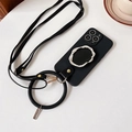 Funda negra para iPhone con correa cruzada, colgante de anillo grande y detalles metálicos - Negro / iPhone 7/8/SE 2020