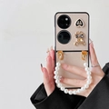 Détail de coque pliable avec cœur en perles, breloque ourson et chaîne à main en perles - Doré / Huawei P50 pocket