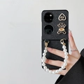 Détail de la coque en cuir Huawei P50 Pocket avec cœur en perles et dragonne ours - Noir / Huawei P50 pocket