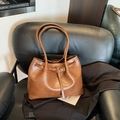 Braune Vintage-Leder-Einkaufstasche mit Eimerform und Doppel-Schultergurten für Damen - Braun Ohne Anhänger