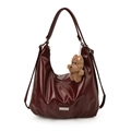 Grote bordeauxrode retro shopper van glanzend leer met pluche beer sleutelhanger - Wijnrood Met Hanger