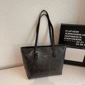 Minimalist large tote bag in vintage black grey faux leather with adjustable straps - Black