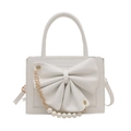 Sac bandoulière blanc élégant avec grand nœud et détail de chaîne en perles dorées - Blanc