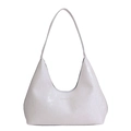Elegante borsa sottobraccio a mezzaluna con trama verticale e finitura perlata - Bianco