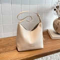 Elegante borsa tote in pelle martellata crema con scritte dorate e tracolla regolabile - Bianco