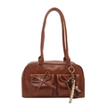 Elegante bolso de hombro de cuero marrón brillante con bolsillos y colgante de cuentas - Marrón Con Colgante