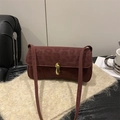 Borsa a spalla bordeaux con trama leopardata e chiusura dorata con tracolla - Leopardo Rosso
