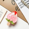 Macro del supporto per telefono a forma di gelato alla fragola 3D con finitura lucida - Supporto Trasparente - Ghiacciolo alla Frutta - Bacca Rosa