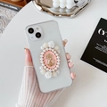 Detalle de funda iPhone con retrato en relieve y rosas 3D de resina con perlas - iPhone XR / Pegamento Transparente - Camfeo Flor - Rosa