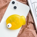 Soporte de móvil amarillo en forma de pez con escamas en 3D y ojos grandes y vivos - Amarillo