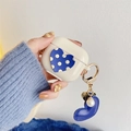 Custodia AirPods bianco crema con ciondolo a cuore blu a pois e portachiavi di perle - Custodia Crema con Pendente a Cuore Blu / AirPods 1/2