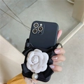 Coque iPhone noire élégante avec camélia 3D, nœud et breloque en perle - Portefeuille à Cartes Pendentif Camélia - Noir / iPhone 12 Pro Max