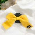 Support de téléphone noeud en tissu jaune avec étiquette faite main et ruban plissé - Jaune