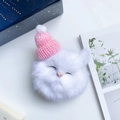 Simpatico supporto per telefono gatto in peluche bianco con cappello rosa lavorato a maglia - Stile Gatto Bianco con Cappello Rosa