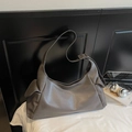 Borsa hobo minimalista in pelle opaca grigio scuro a grande capacità con tasche laterali - Grigio