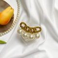 Soporte para móvil de corazón brillante con cadena dorada y perlas blancas - Cadena de Perlas de Corazón de Pegamento con Purpurina (ZJ-300060)
