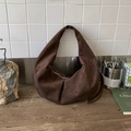 Borsa hobo in pelle scamosciata marrone con fodera leopardata e design ampio e morbido - Marrone