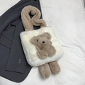 Borsa a mano bianca in ecopelliccia con orsetto di peluche 3D e tracolla morbida e calda - Bianco & Cachi