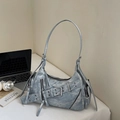 Borsa a spalla in denim azzurro stile Y2K con zip multiple e fibbie metalliche argento - Blu